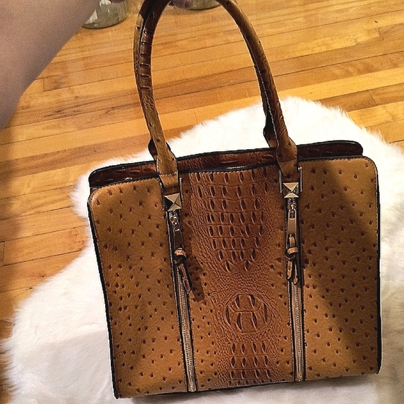 Stunning Vegan Leather Alligator Embossed Mustard-Tan Handbag - Picture 2 of 8